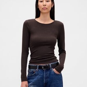 Gap Never worn Modern Crewneck T-Shirt